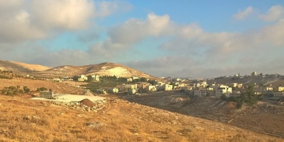 L'école de Jubbet al-Dhib, située sur une colline dans la région de Bethléem, dans le sud de la Cisjordanie occupée, le 23 août 2017 (MEE/Chloé Benoist)