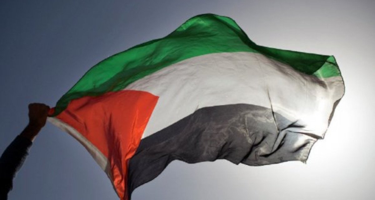 Drapeauphobie : l'escalade de la guerre d'Israël contre le drapeau national  palestinien - Association France Palestine Solidarité