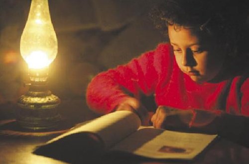La poursuite du manque d'électricité dans Gaza et les conséquences douloureuses qu'elle entraîne auprès de la population